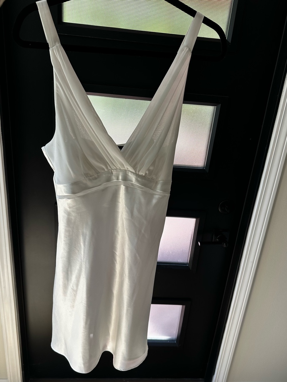 Jones New York White Satin V-Neck Chemise
